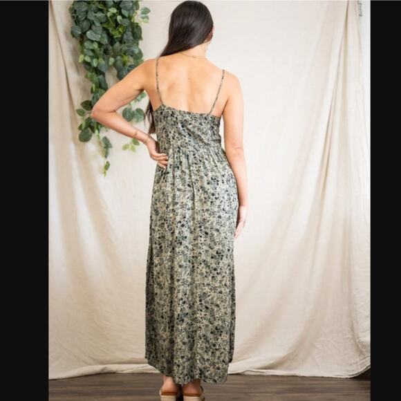 Sozy Isabelle Chic and Flowy Maxi Dress with Straps and Side Slits Size L - Picture 2 of 7